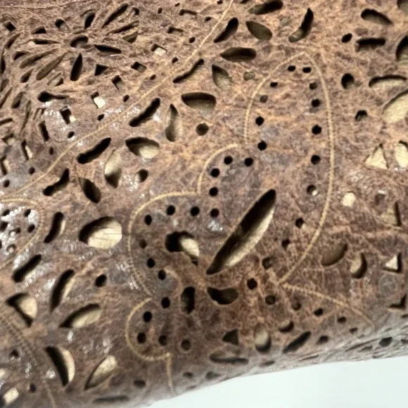 BIG BUDDLA XL Tan Bucket‎ Shoulder Bag With Laser Cutouts Over Bronze Metallic - Picture 10 of 12